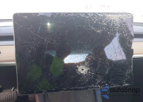 2021 Tesla Model 3 Standard Range Plus Rear-Wheel Drive from USA, damaged, VIN 5YJ3E1EA5MF017616